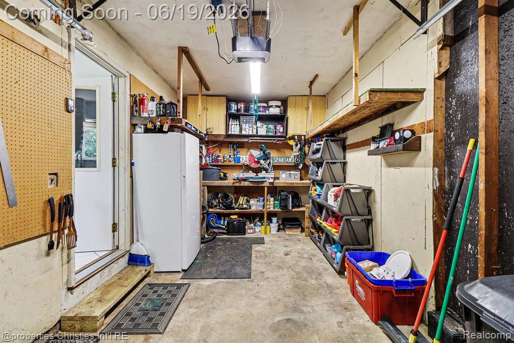 9567 Susin Lane, Clarkston, MI 48348 — Photo 28