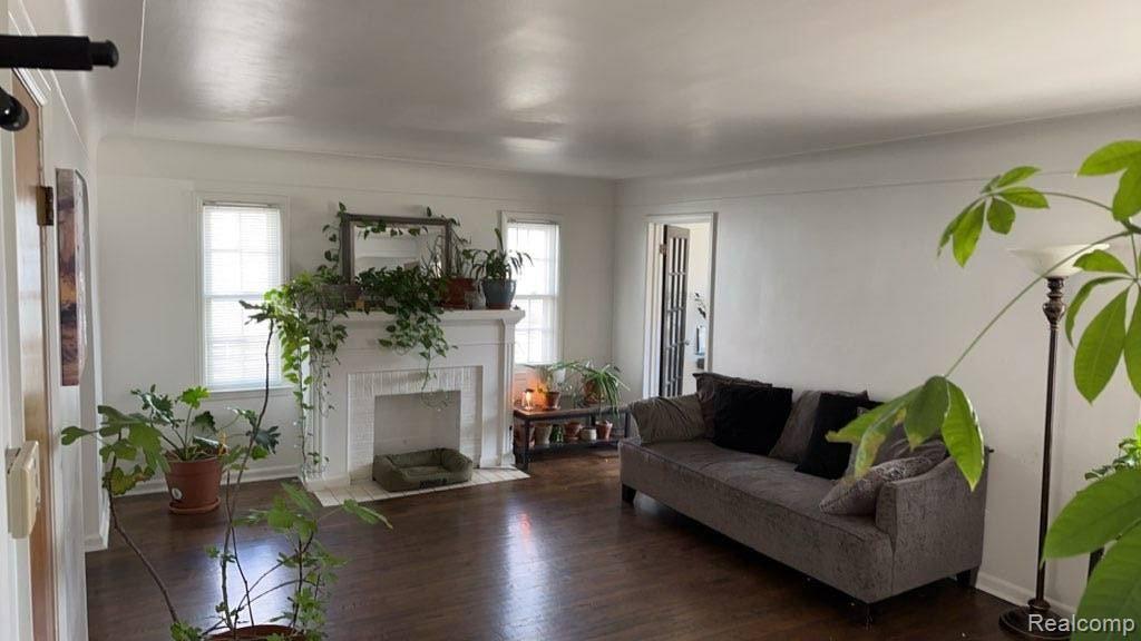 45859 CASS Avenue, Utica, MI 48317 — Photo 2