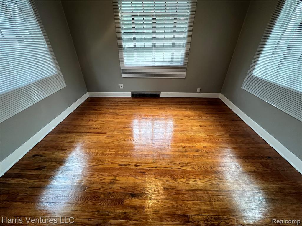 9527 E Outer Drive, Detroit, MI 48213 — Photo 13