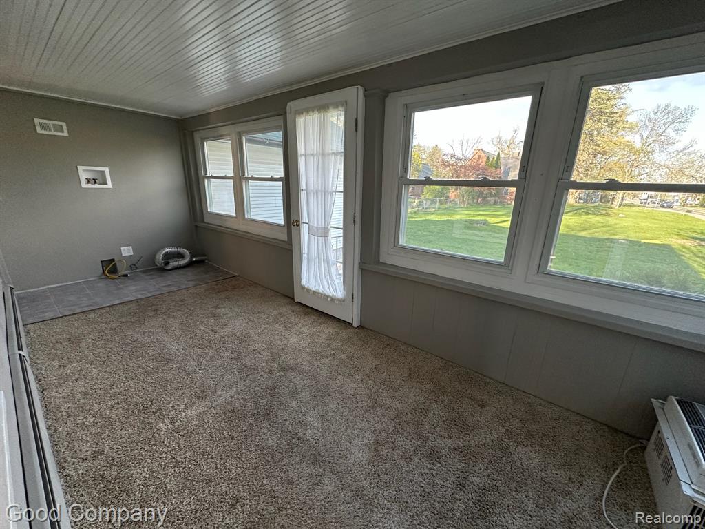 720 W Commerce Road, Commerce Twp, MI 48382 — Photo 16