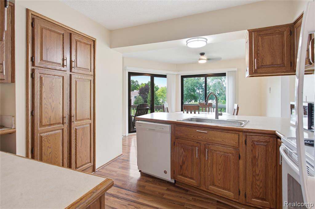 1695 Cliffs Landing, 302, Ypsilanti, MI 48198 — Photo 16