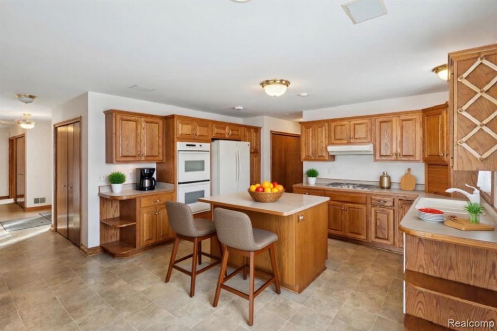 23220 Huron River Drive, Rockwood, MI — Photo 3