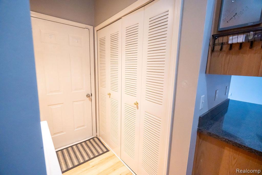 23273 Bunte Court, Trenton, MI 48183 — Photo 29