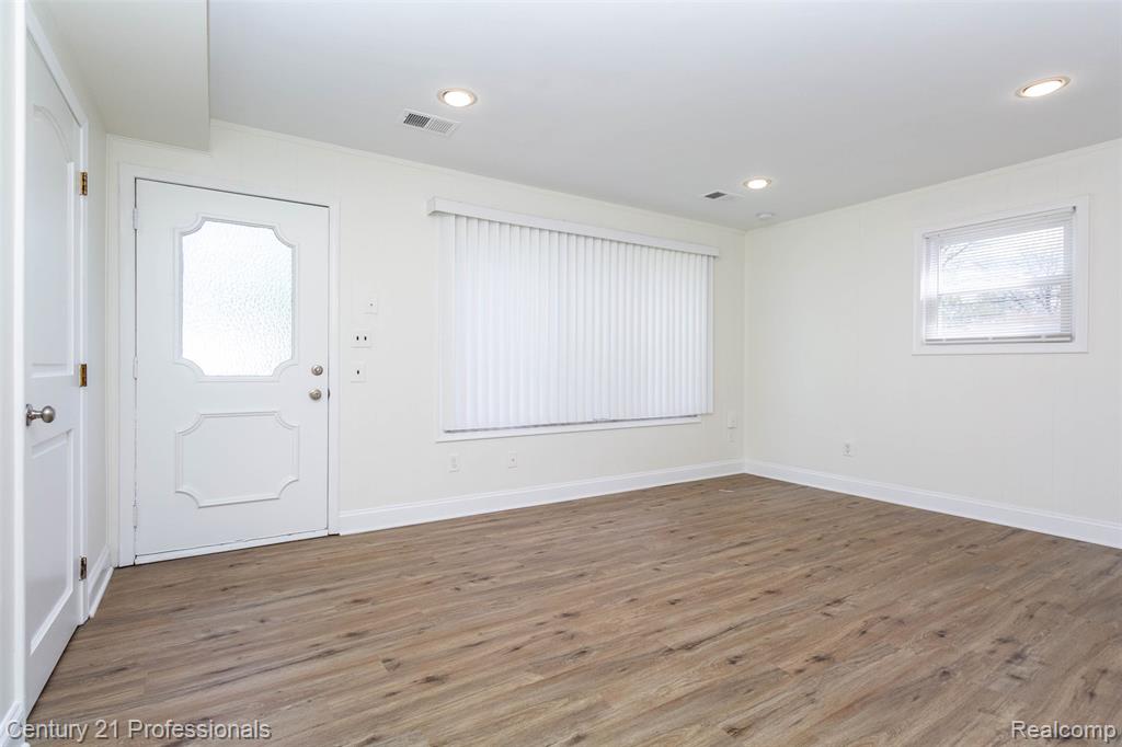 21892 Ehlert Avenue, Warren, MI 48089 — Photo 14