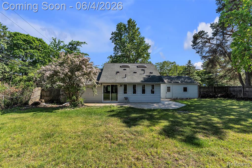 2890 Beland Avenue, Keego Harbor, MI 48320 — Photo 35