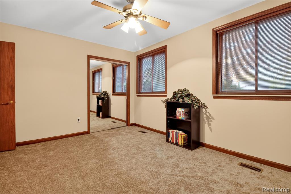 4429 Lancashire Court, Troy, MI 48085 — Photo 15