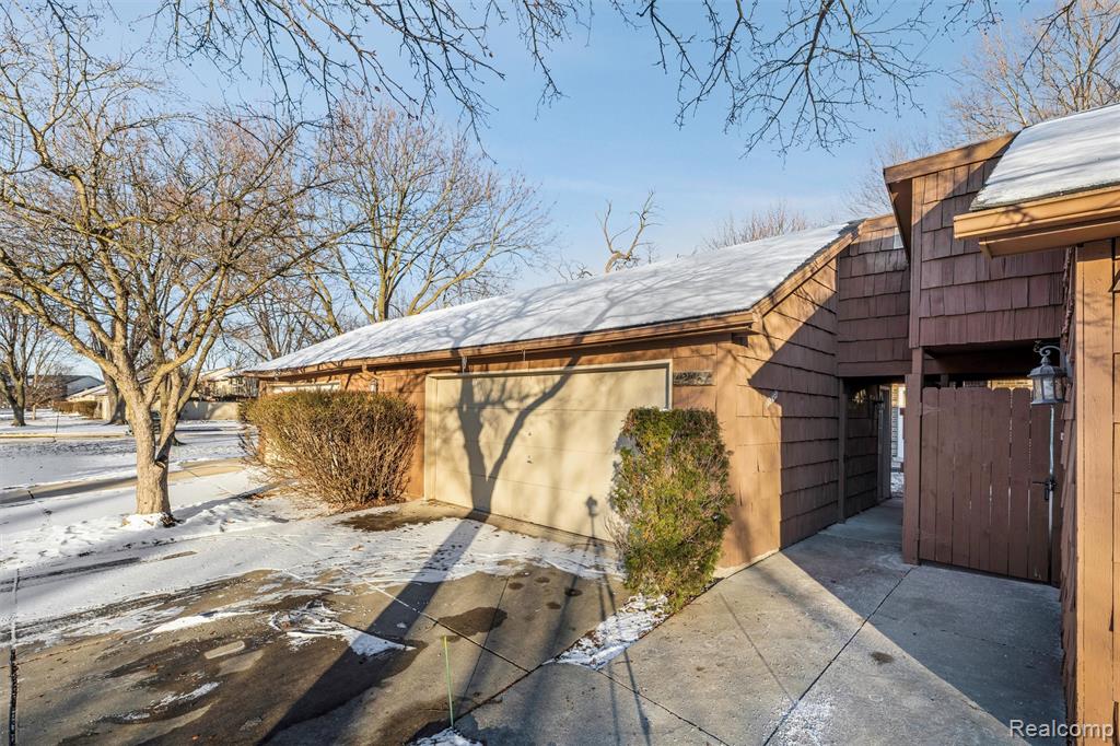 42467 Eldon Avenue, Clinton Twp, MI 48038 — Photo 2