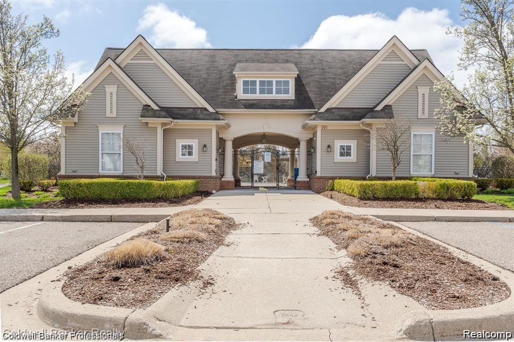 2104 Trailway Court, Commerce Twp, MI 48390 — Photo 32
