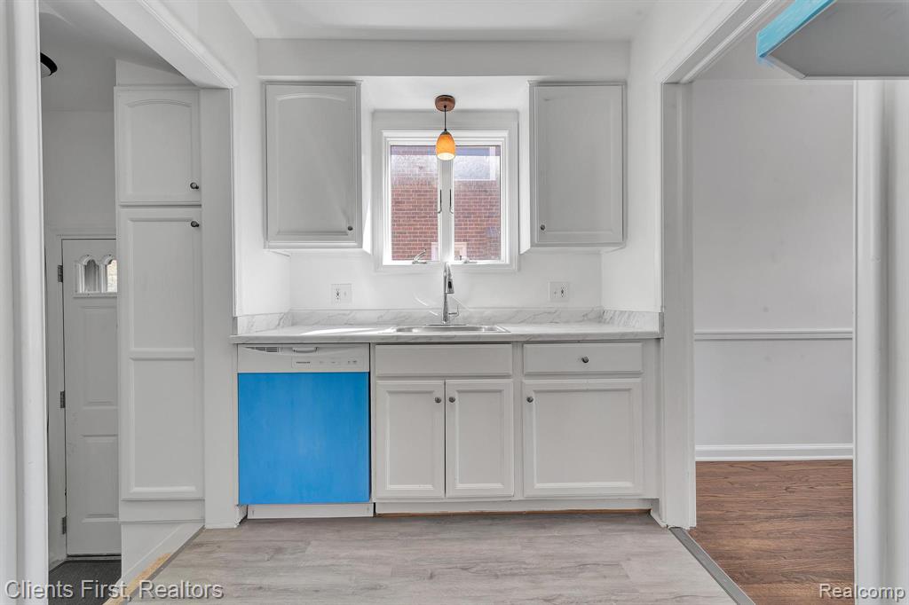 524 N York Street, Dearborn, MI 48128 — Photo 11