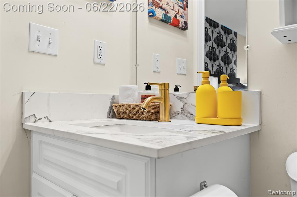11 N Squirrel Road, Auburn Hills, MI 48326 — Photo 36