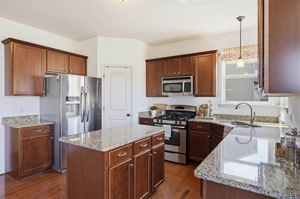 58 Blackberry Drive, White Lake, MI — Photo 8