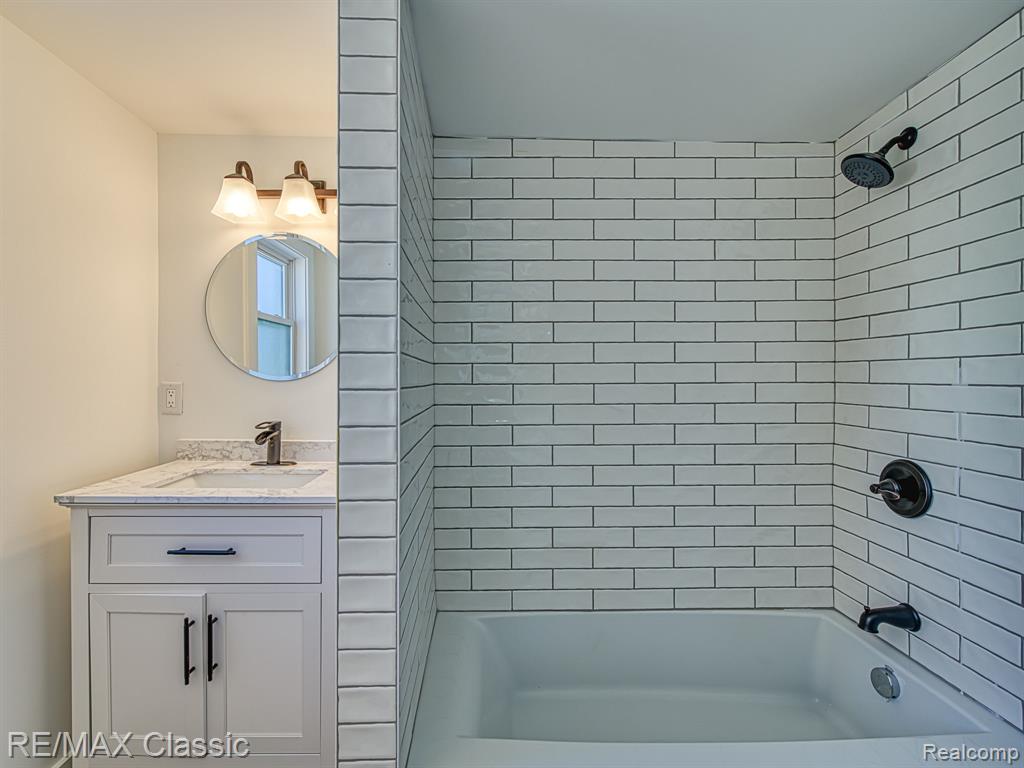 9509 Main Street, Whitmore Lake, MI 48189 — Photo 19