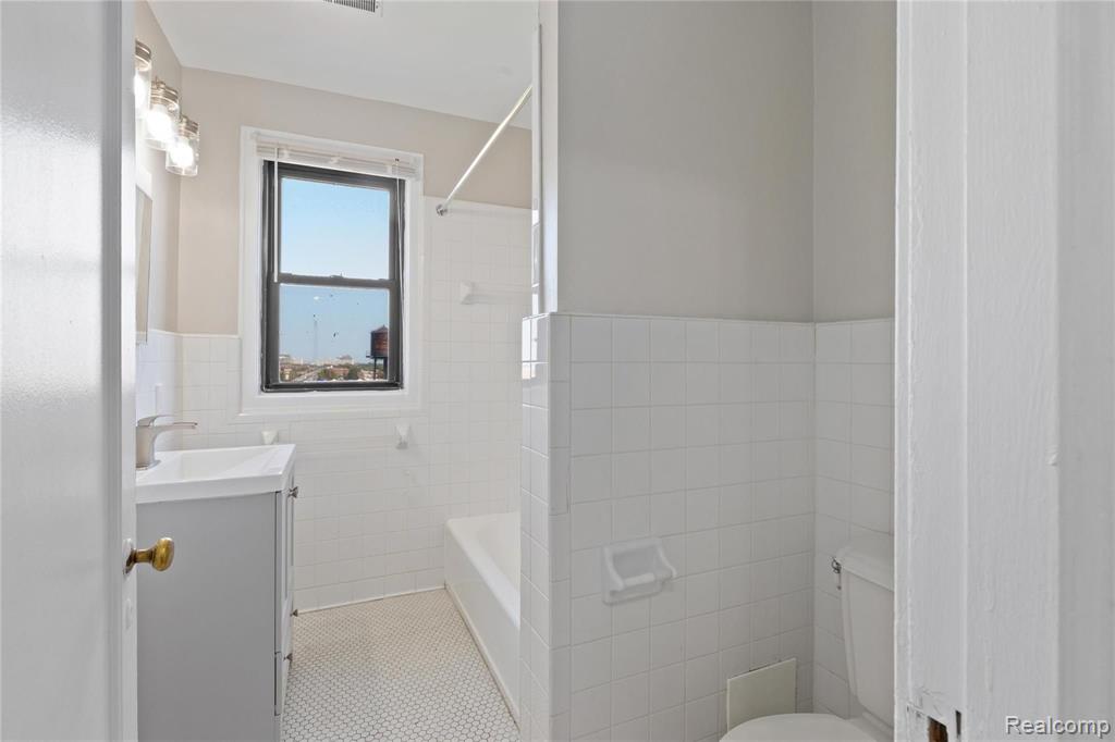 2900 E Jefferson #A602 Avenue, A602, Detroit, MI 48207 — Photo 22