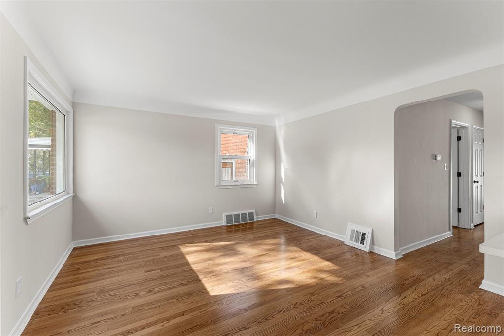 9306 Melbourne Avenue, Allen Park, MI 48101 — Photo 7