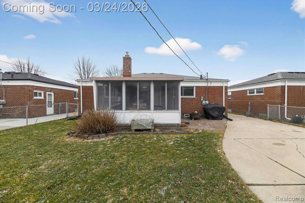 18053 Airport Road, Fraser, MI 48026 — Photo 23