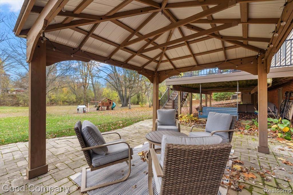 4671 BURNLEY Drive, Bloomfield Hills, MI 48304 — Photo 73