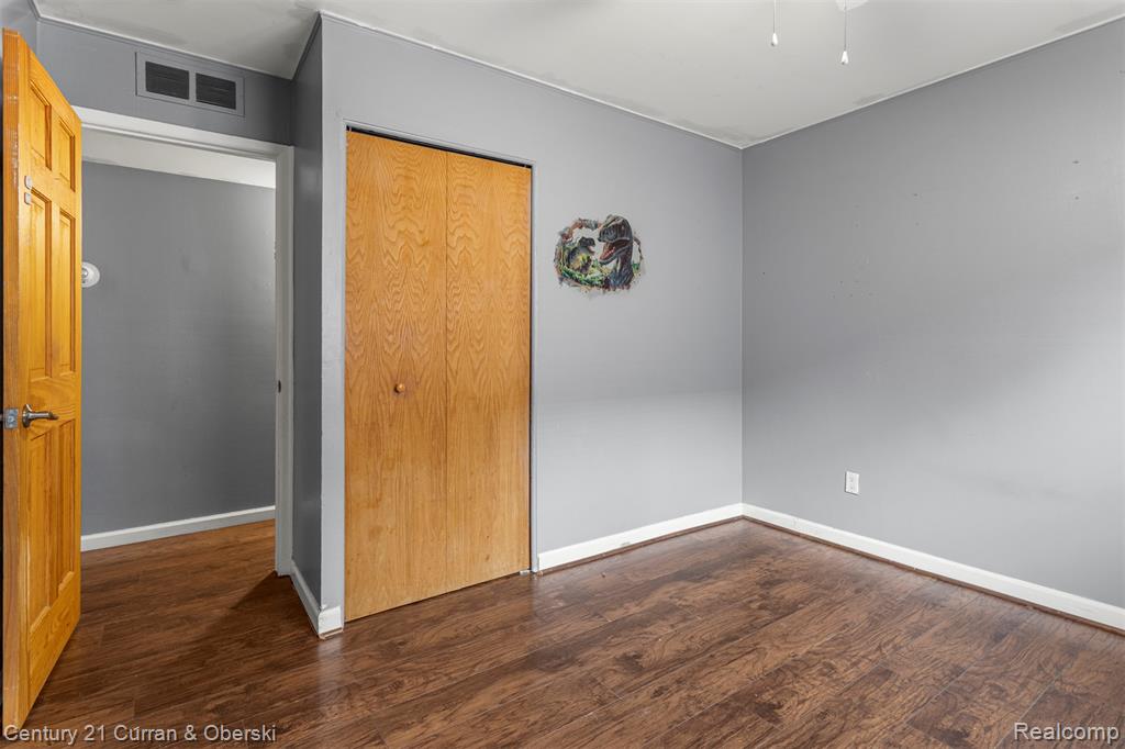 4924 HAZEL Street, Dearborn Heights, MI 48125 — Photo 19