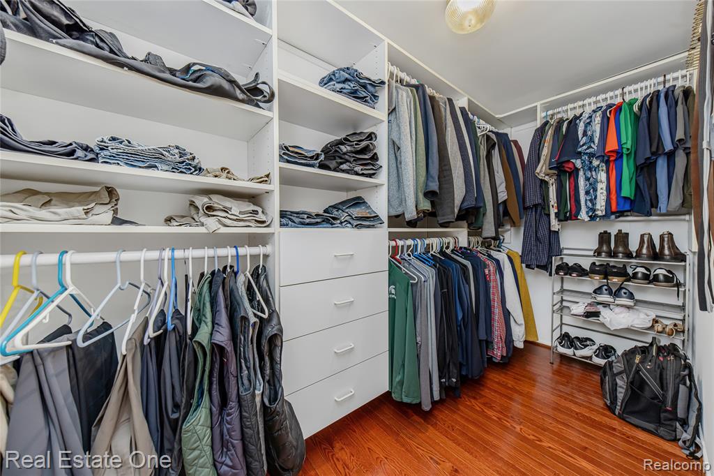 4261 Lakeridge Court, Bloomfield Hills, MI 48302 — Photo 38