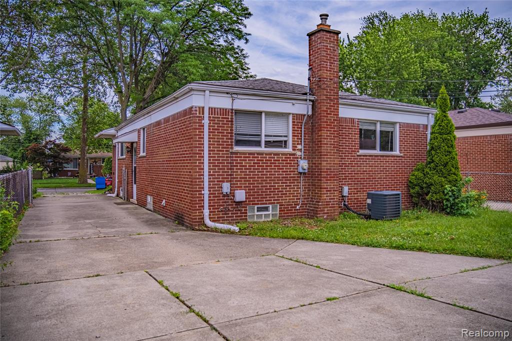 4420 Katherine Street, Dearborn Heights, MI 48125 — Photo 34
