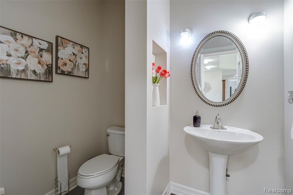 4119 Stonington Drive, Troy, MI 48085 — Photo 13