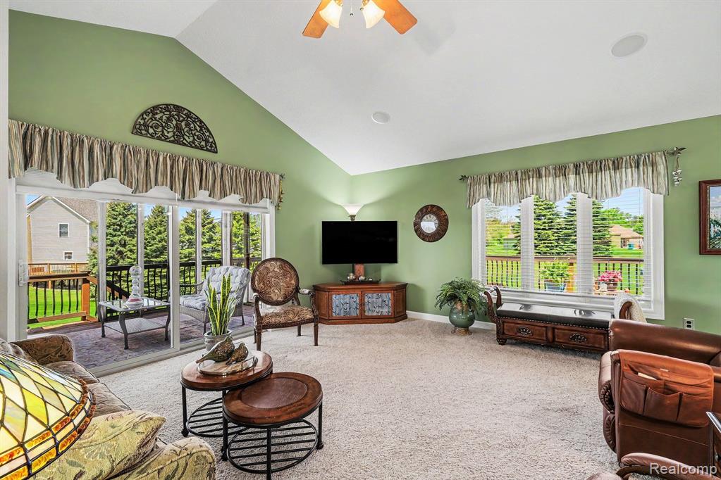 408 N Outlook Court, Perry, MI 48872 — Photo 8