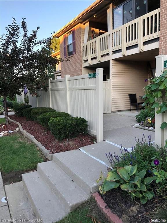 61116 Greenwood Drive, 5, South Lyon, MI 48178 — Photo 2