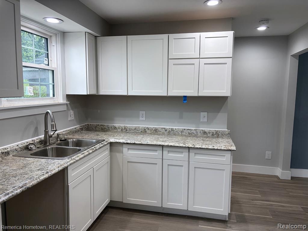 9614 Auburndale Street, Livonia, MI 48150 — Photo 8