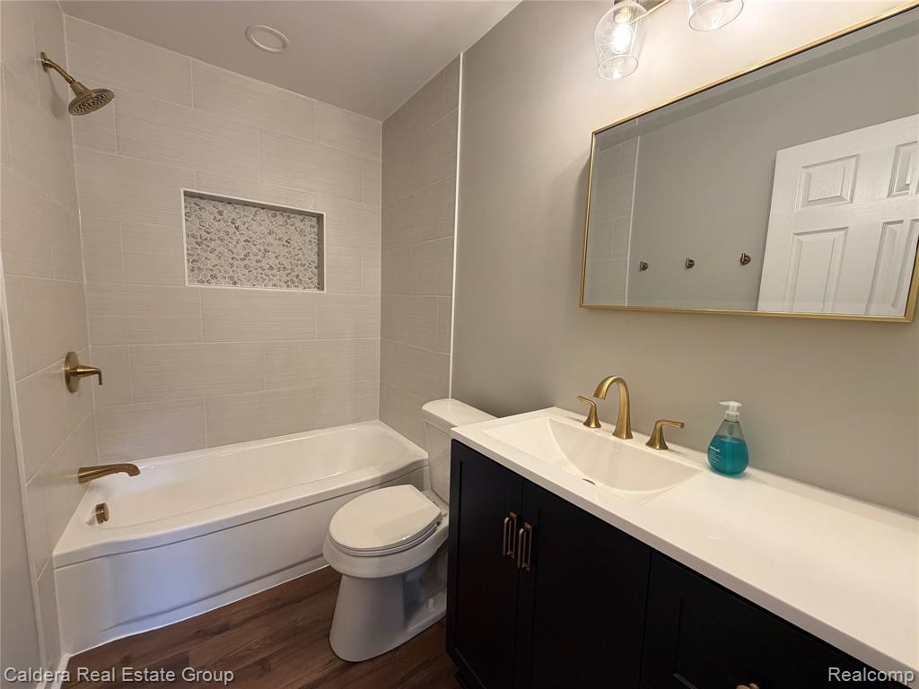 8917 Shannon Drive, Sterling Heights, MI 48314 — Photo 10