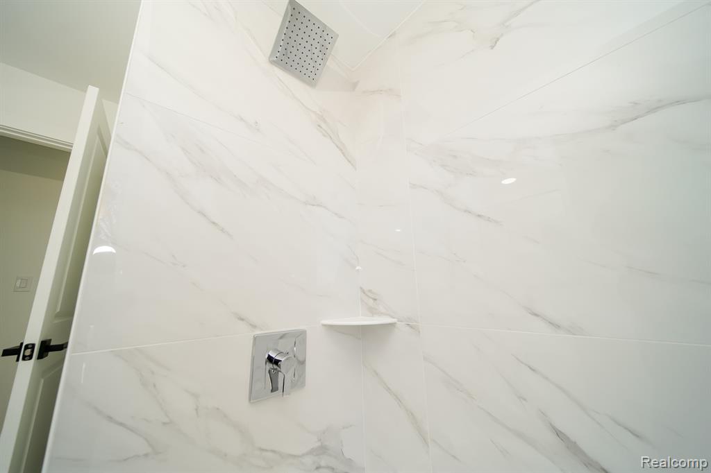 4060 Franklin Park Drive, Sterling Heights, MI 48310 — Photo 39