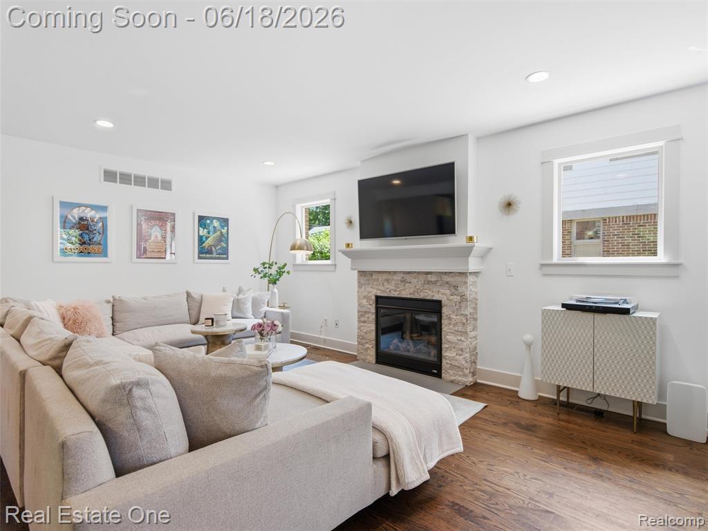 10125 Borgman Avenue, Huntington Woods, MI — Photo 9
