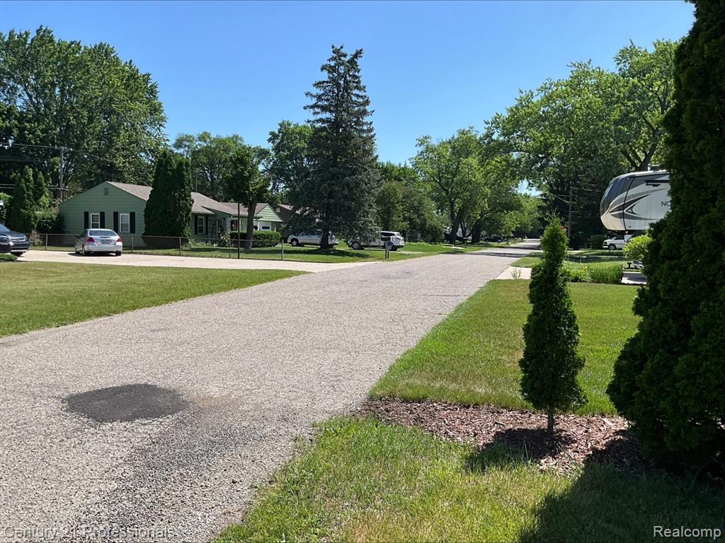 4155 Meigs Avenue, Waterford, MI 48329 — Photo 11