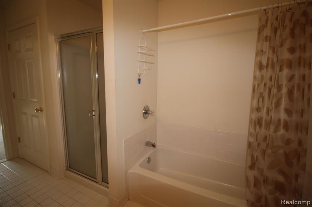 423 CHERRY ORCHARD Road, Canton, MI 48188 — Photo 11