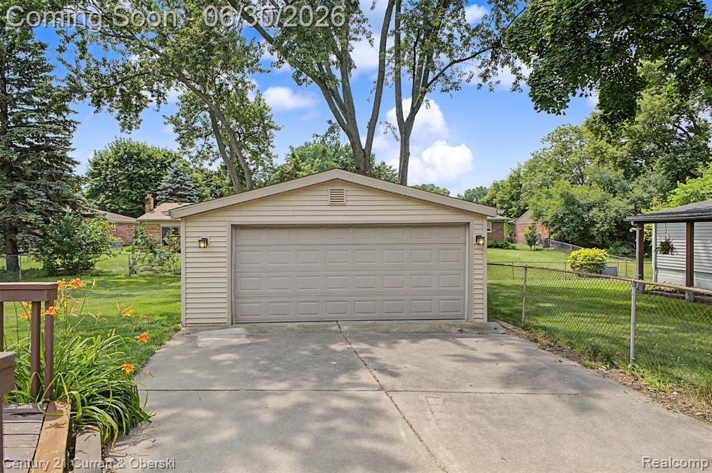 42519 Applecreek Drive, Plymouth, MI 48170 — Photo 37