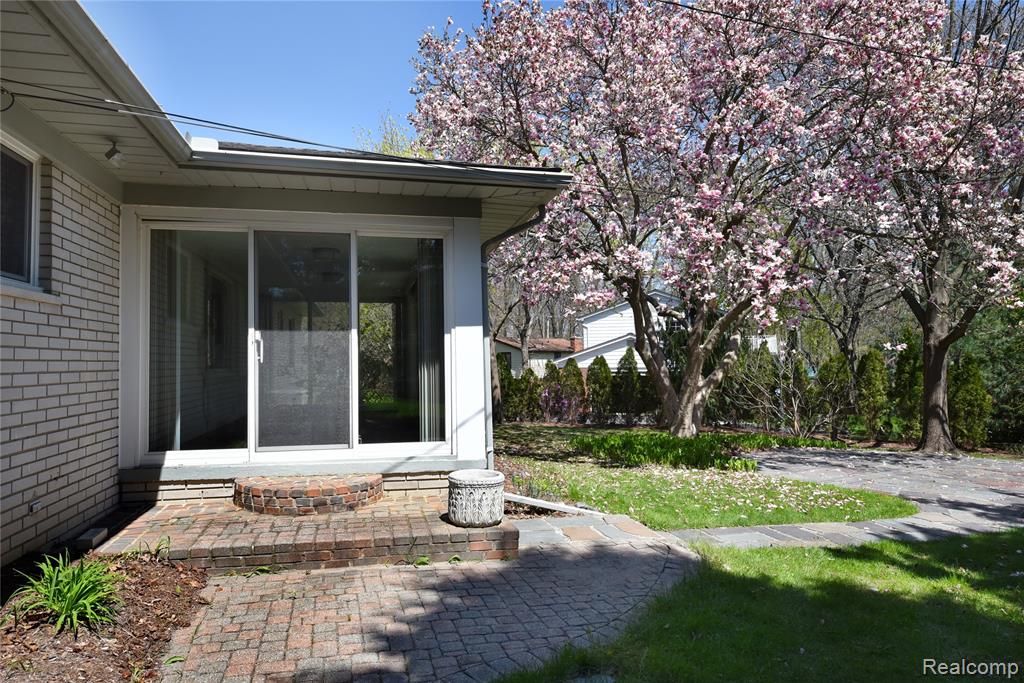 5255 KELLEN Lane, Bloomfield Hills, MI 48302 — Photo 29