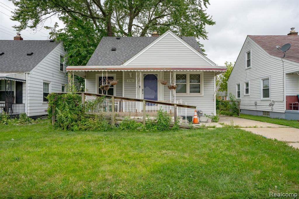 23011 Normandy Avenue, Eastpointe, MI 48021
