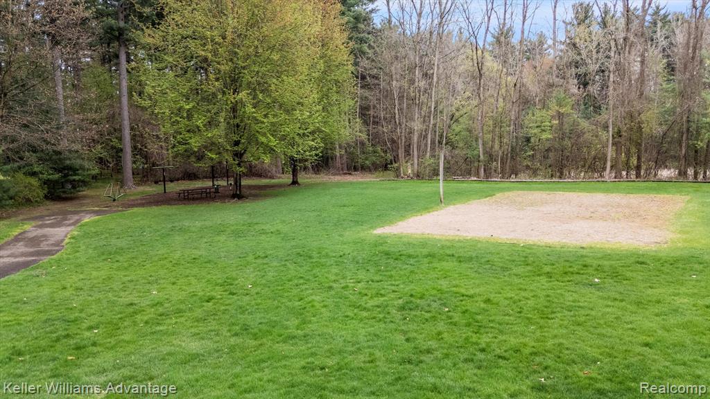 4081 PINESTEAD Drive, Commerce Twp, MI 48390 — Photo 34