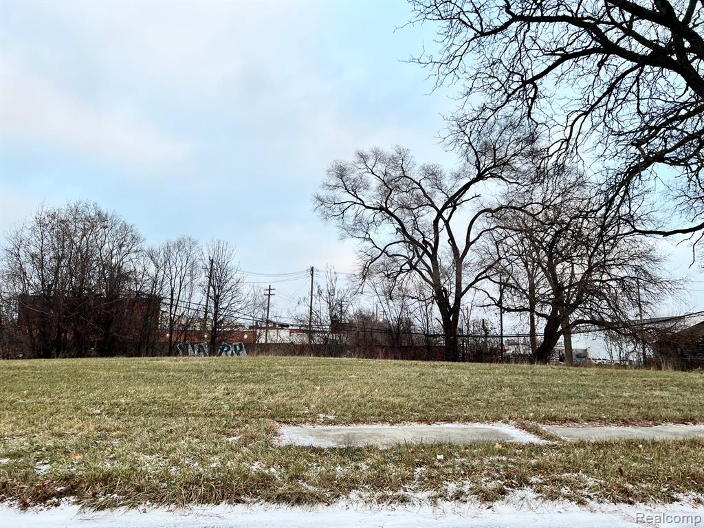 2814 25th Street - Photo 2