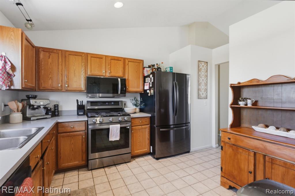 1714 Newgate Lane, Howell, MI 48843 — Photo 7