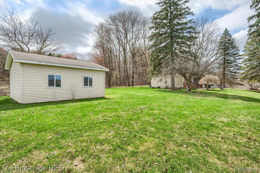 9370 Vienna Road, Otisville, MI 48463 — Photo 29