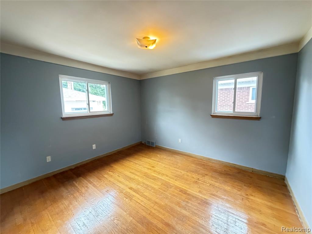 3952 Katherine Street, Dearborn Heights, MI 48125 — Photo 11