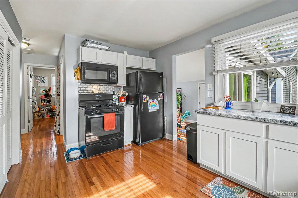 701 W Loomis Street, Ludington, MI 49431 — Photo 18