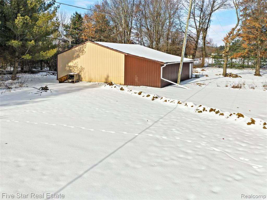 2185 Armond Road, Howell, MI 48855 — Photo 8