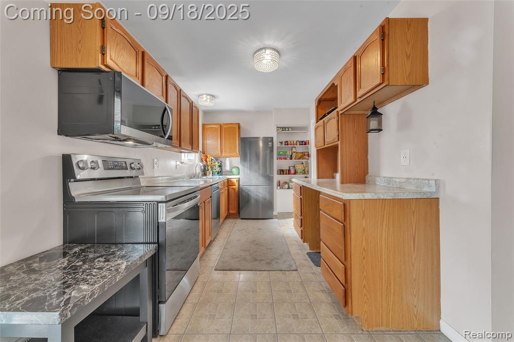43629 Vivian Drive, Sterling Heights, MI 48313 — Photo 14