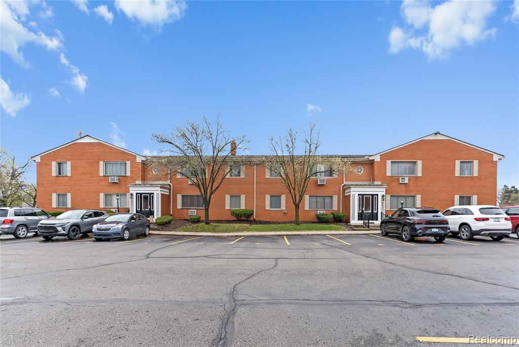 801 Plate Street, Rochester, MI 48307 — front exterior