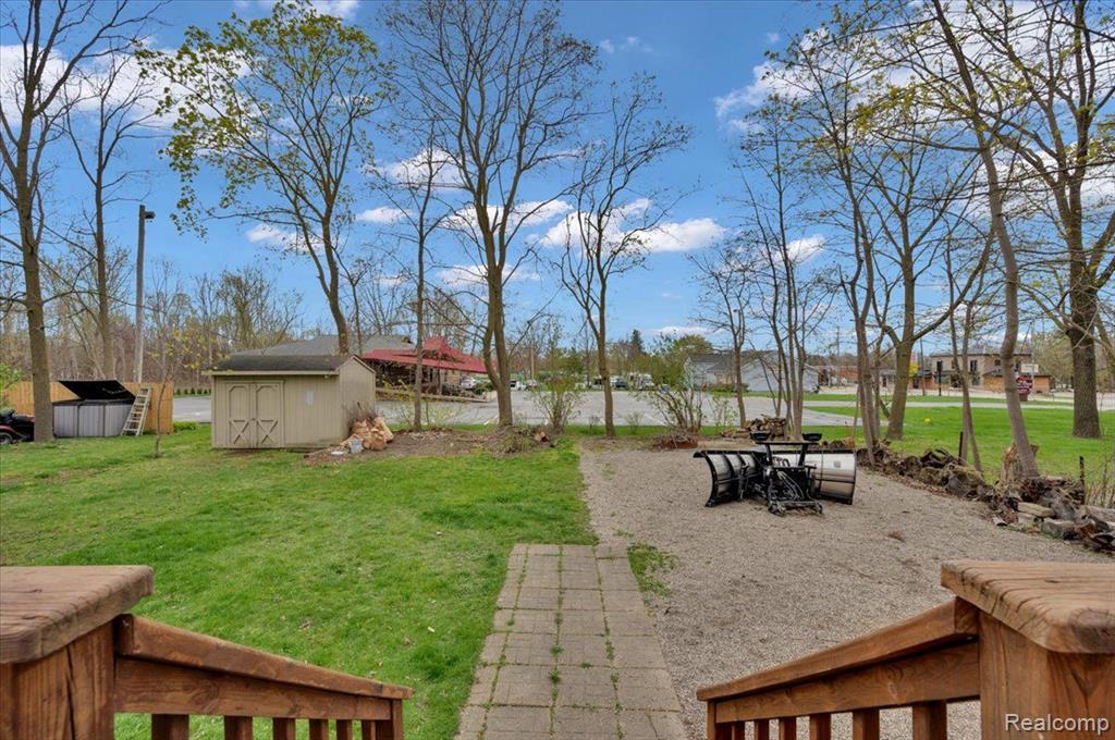 10352 HEGEL Road, Goodrich Vlg, MI — Photo 25