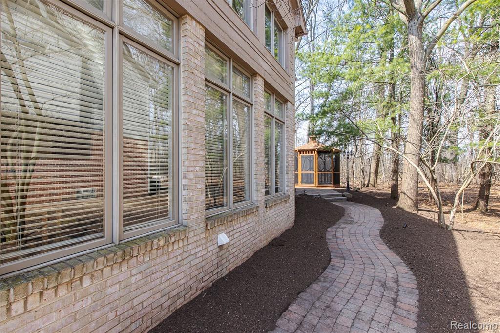7252 Autumn Hill Drive, West Bloomfield, MI 48323 — Photo 52