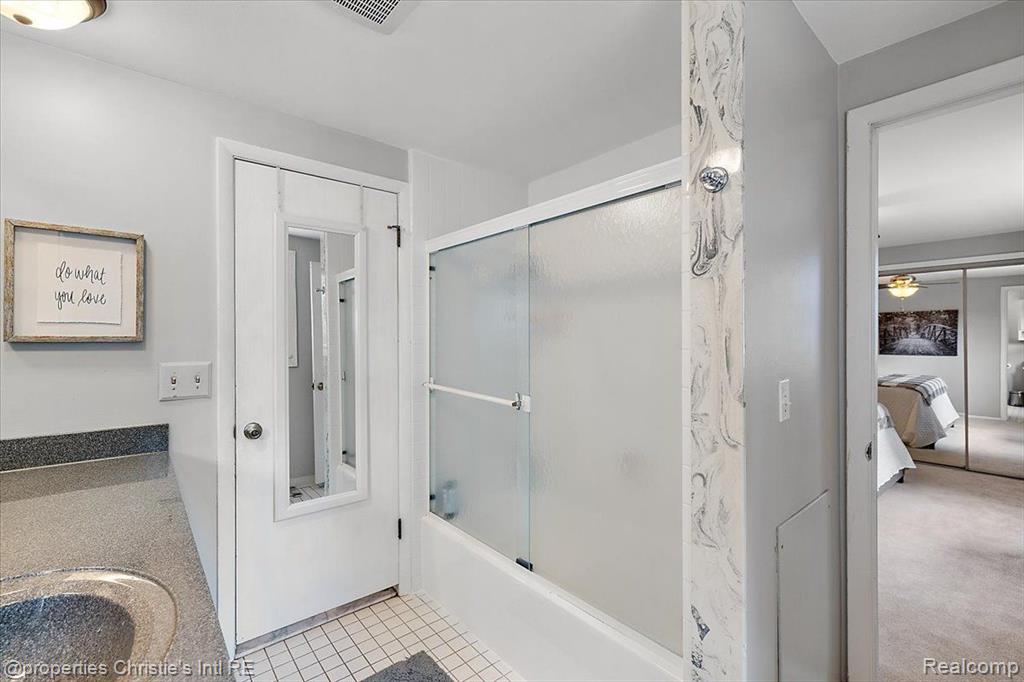 41293 IRONWOOD Drive, Clinton Twp, MI 48038 — Photo 27