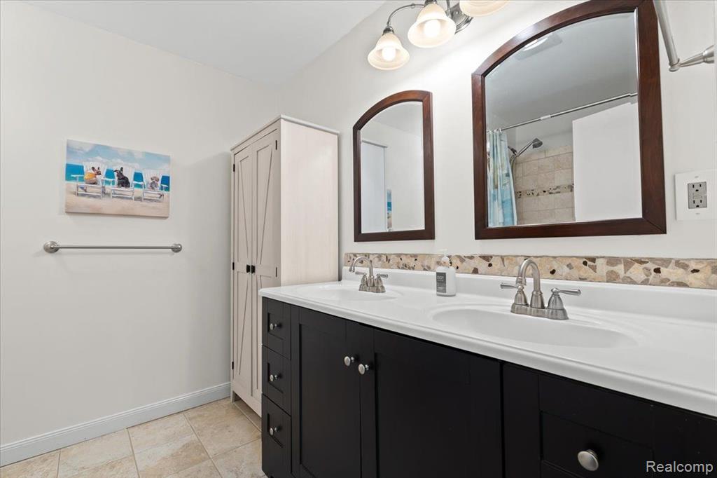 80 GROVELAND Drive, Howell, MI 48843 — Photo 14