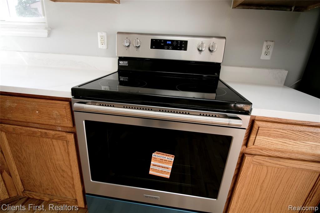 8543 Barrington Drive, Ypsilanti, MI 48198 — Photo 30