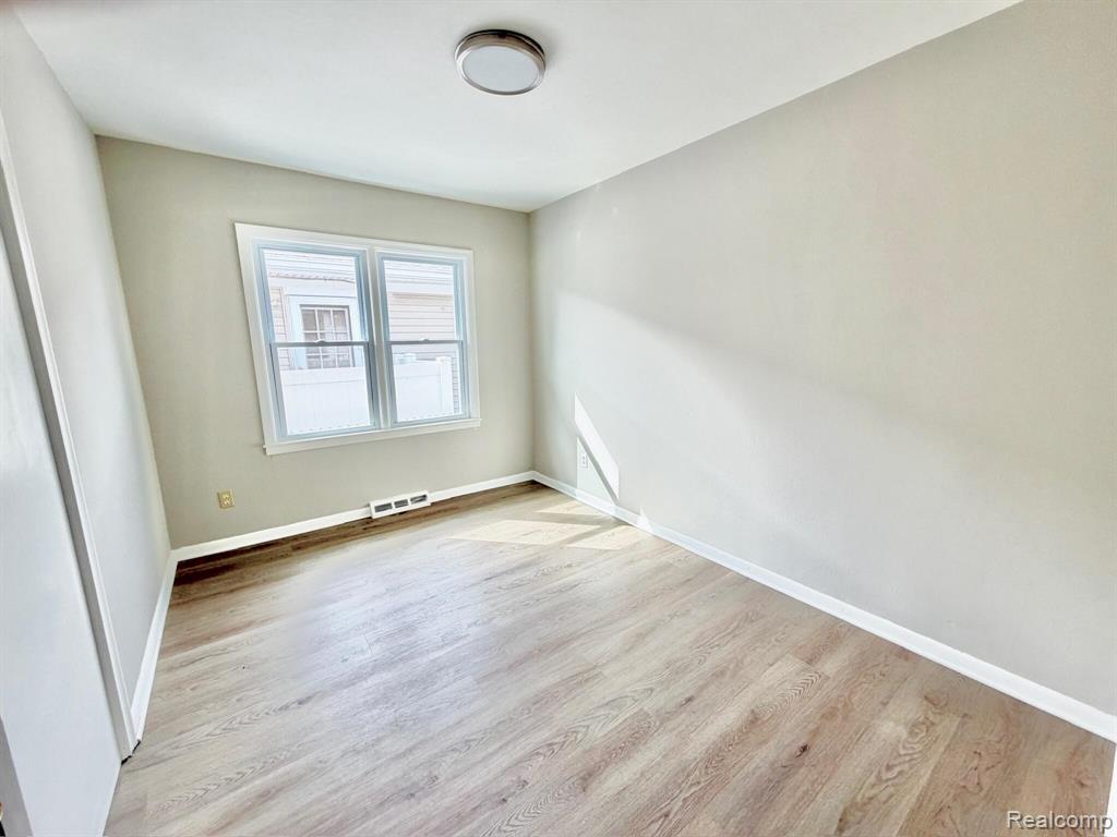 7242 Gerald Avenue, Warren, MI 48092 — Photo 10